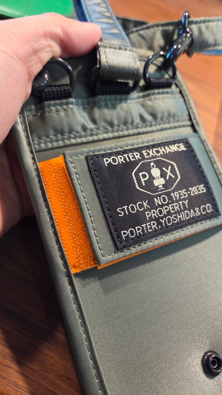 요시다포터 핸드폰백팝니자. 상품이미지4