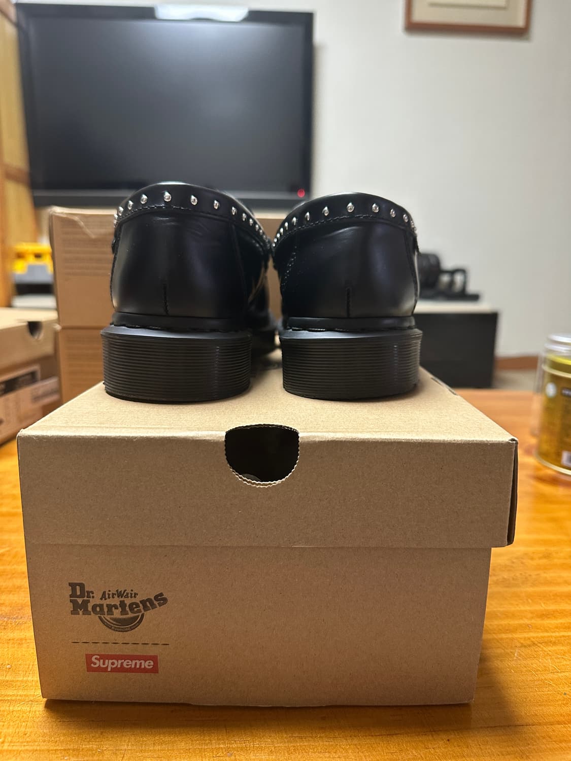 닥터마틴 x 슈프림 스터드 펜톤 로퍼 블랙 - 25SS uk7 상품이미지4
