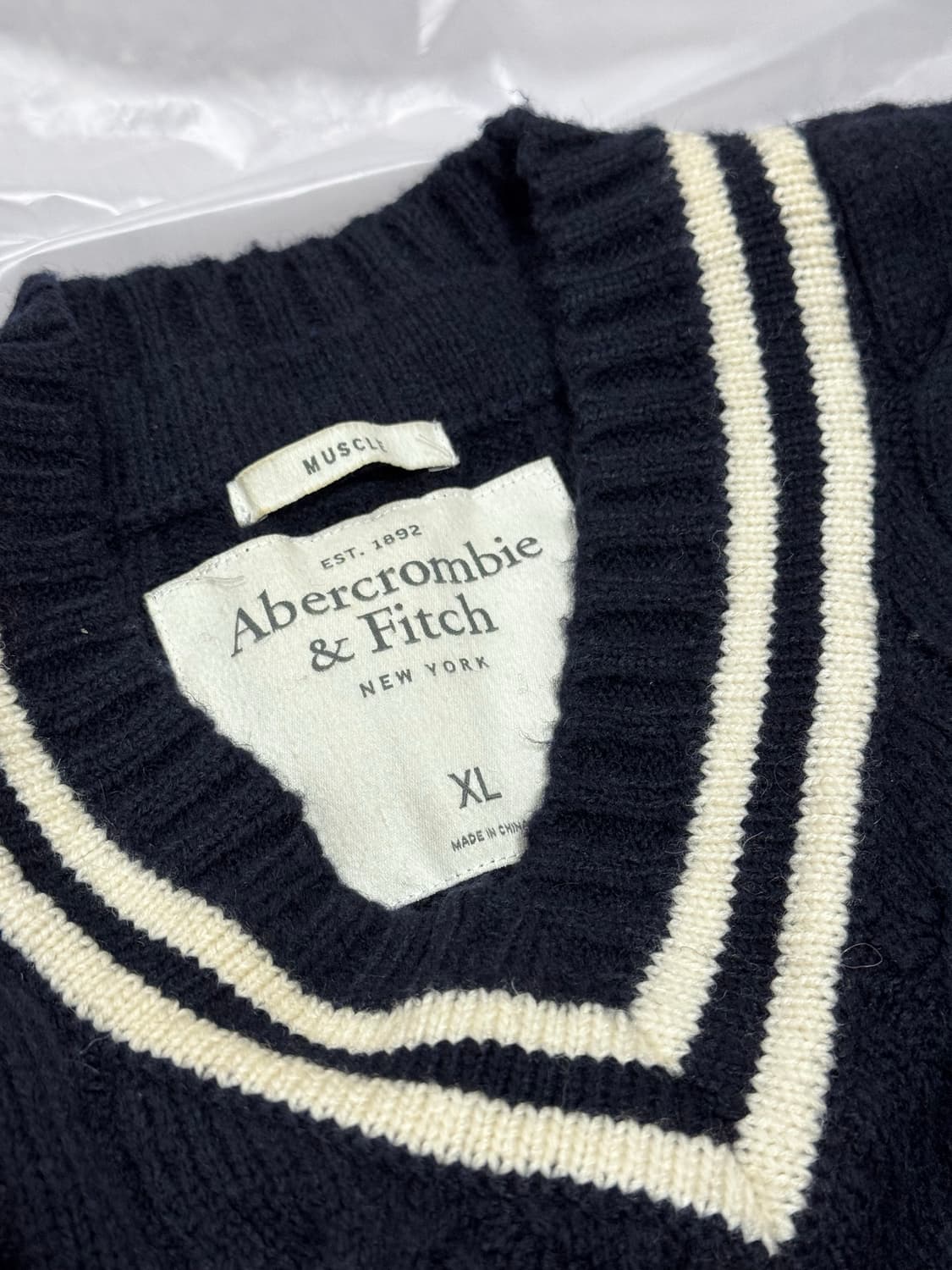 abercromdie 아베크롬비 브이넥 니트 상품이미지4