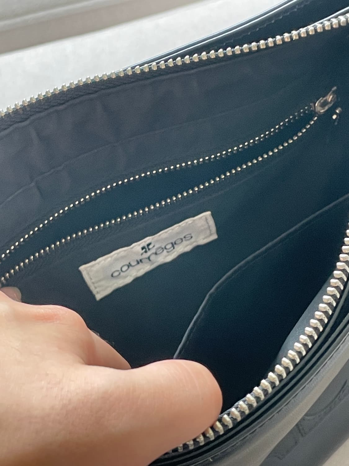 [정품] 꾸레쥬 Courreges 블랙 레더 숄더백 상품이미지5