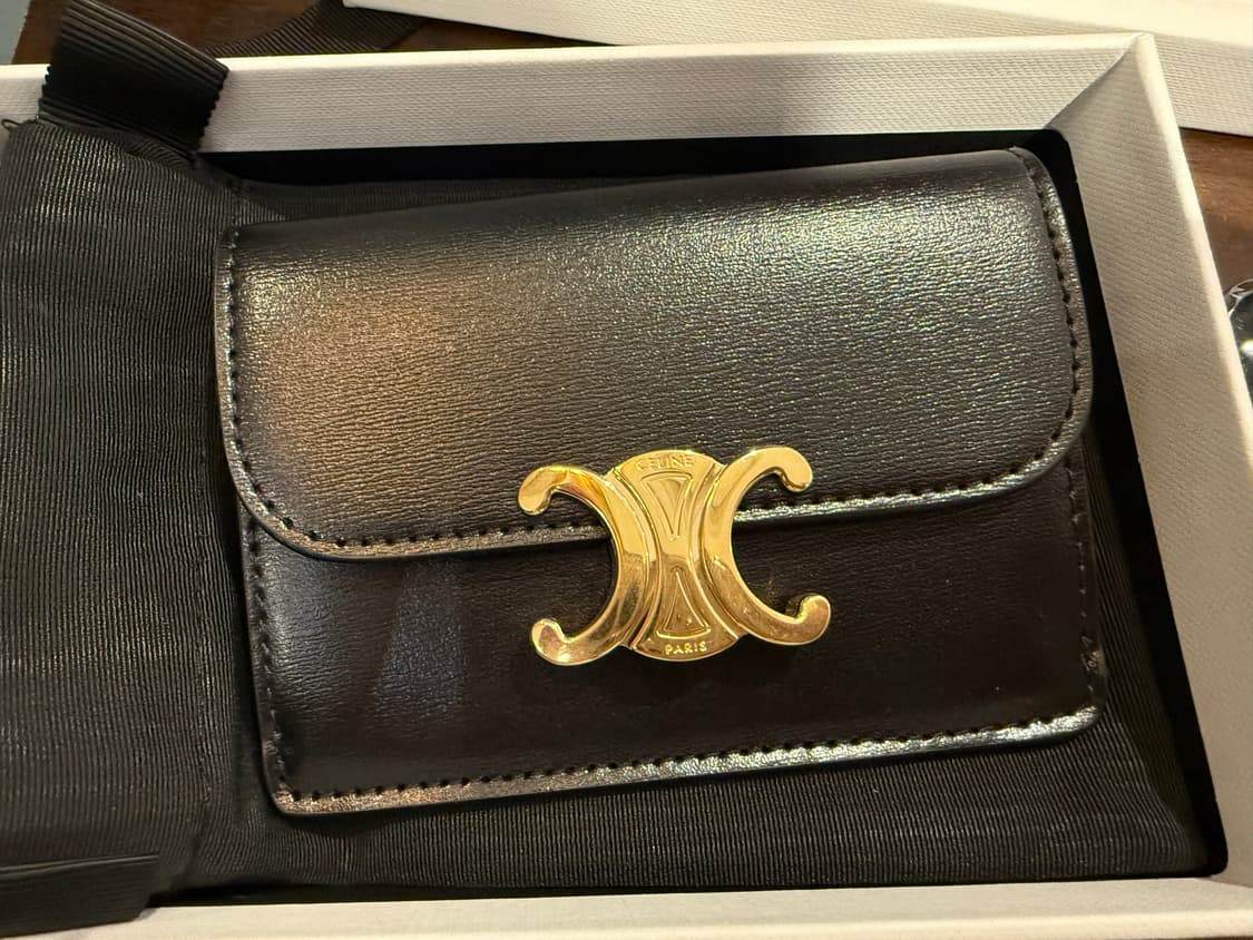 셀린느 트리옹프 플랩 카드지갑 상품이미지2