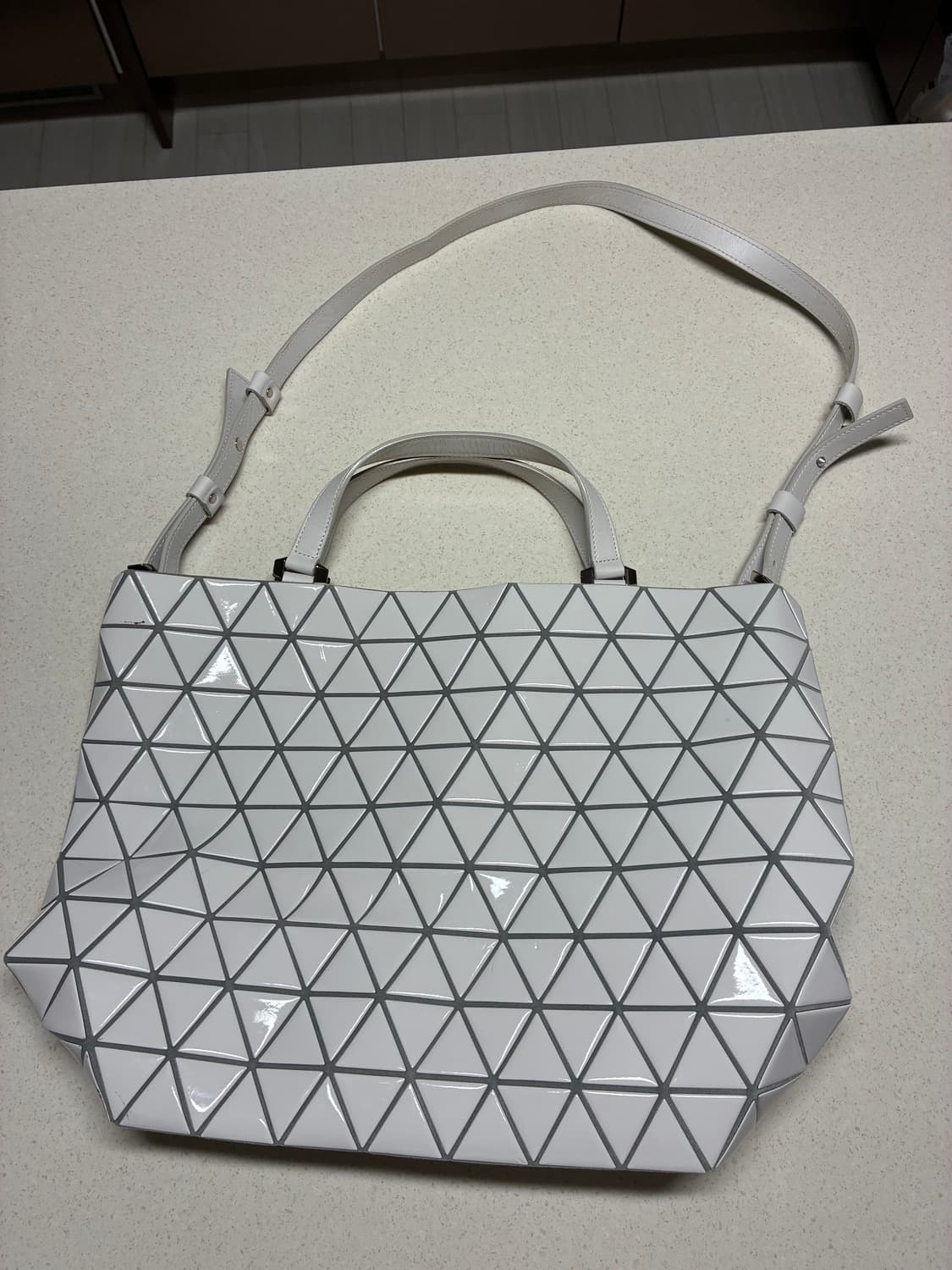 바오바오 루센트 토트백 정품 급처 상품이미지1