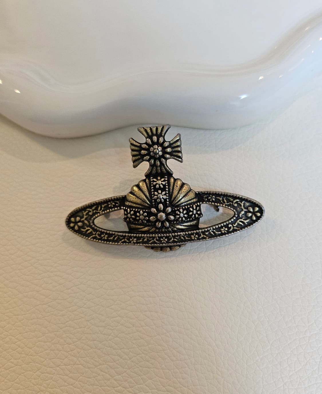 비비안웨스트우드 업사이클링 엔틱 브로치 상품이미지1