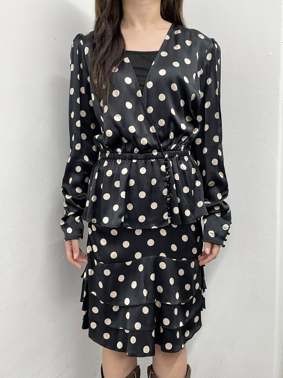 더쿠플스 실크 디테일 도트 셋업 상품이미지2