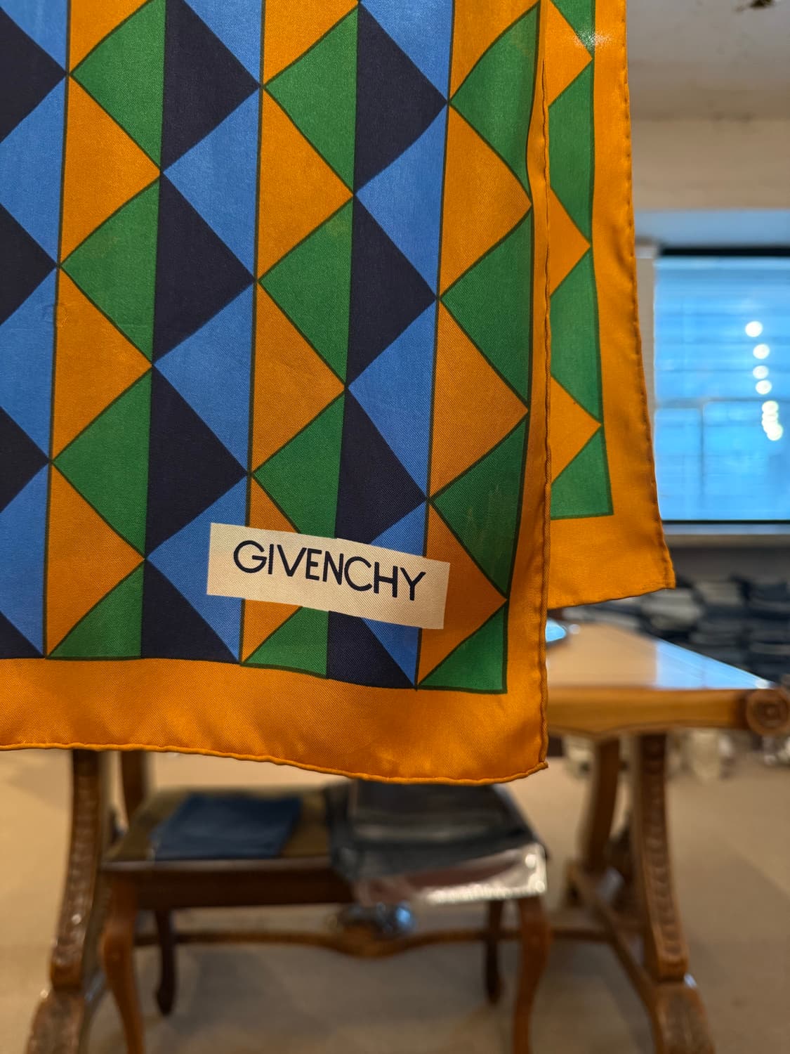 빈티지 GIVENCHY 지방시 실크 스카프 상품이미지2