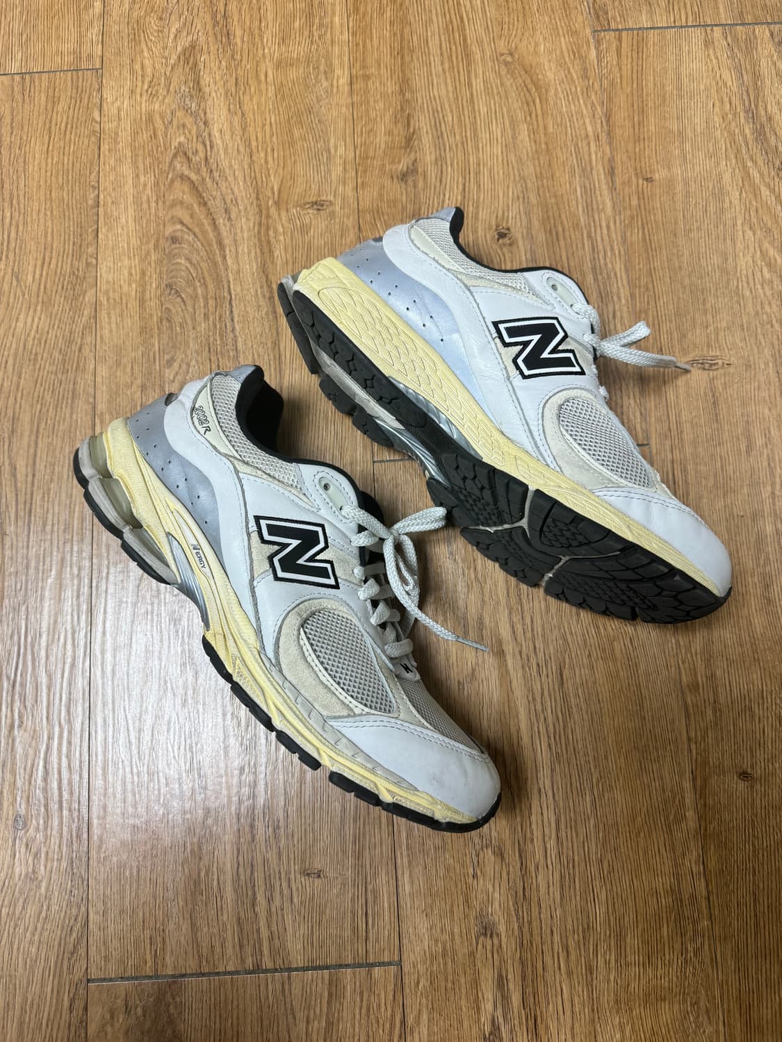 뉴발란스 x 디스이즈네버댓 2002R 화이트 285 상품이미지4