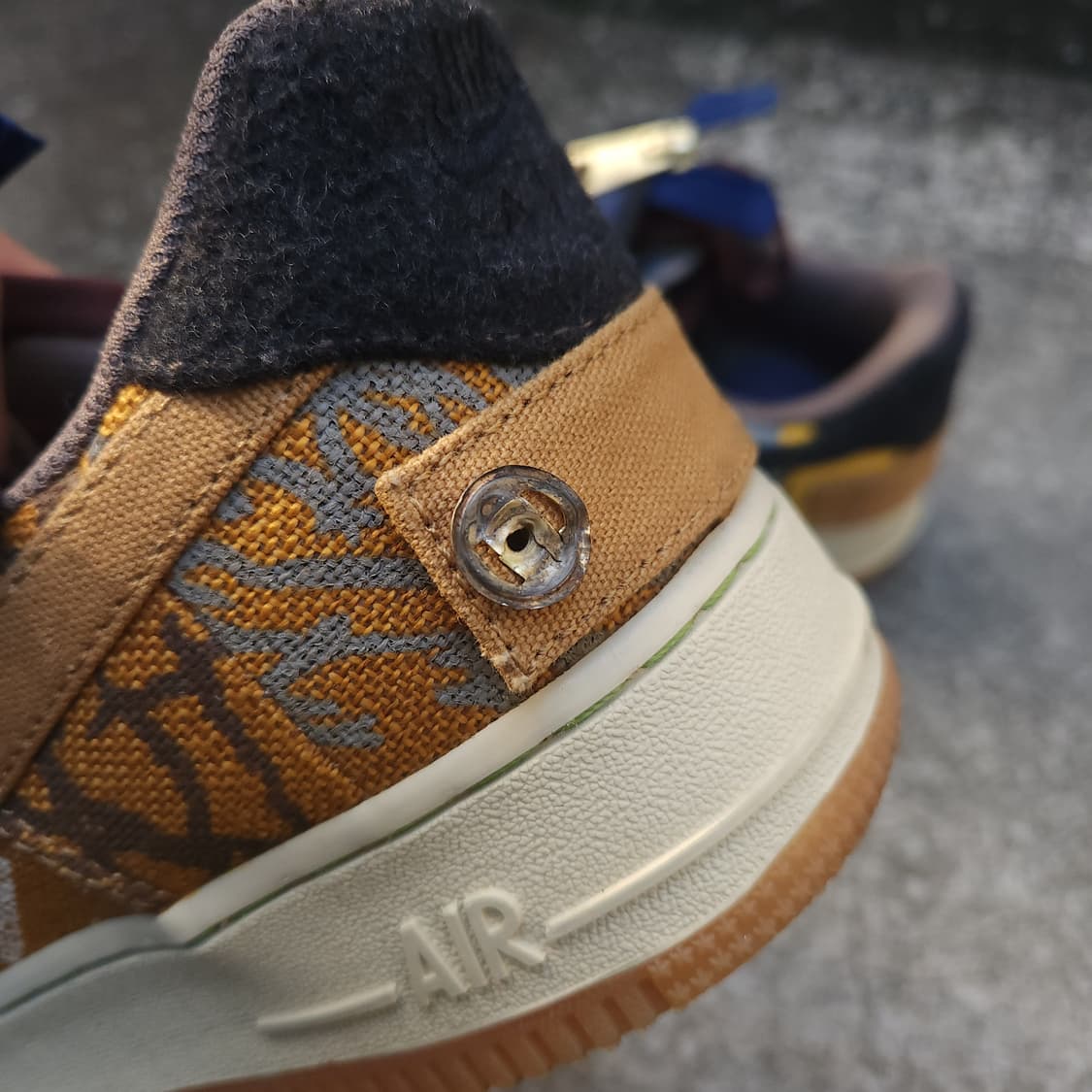 [270] 나이키 x 트래비스 스캇 에어포스 1 로우 캑터스 잭 상품이미지7