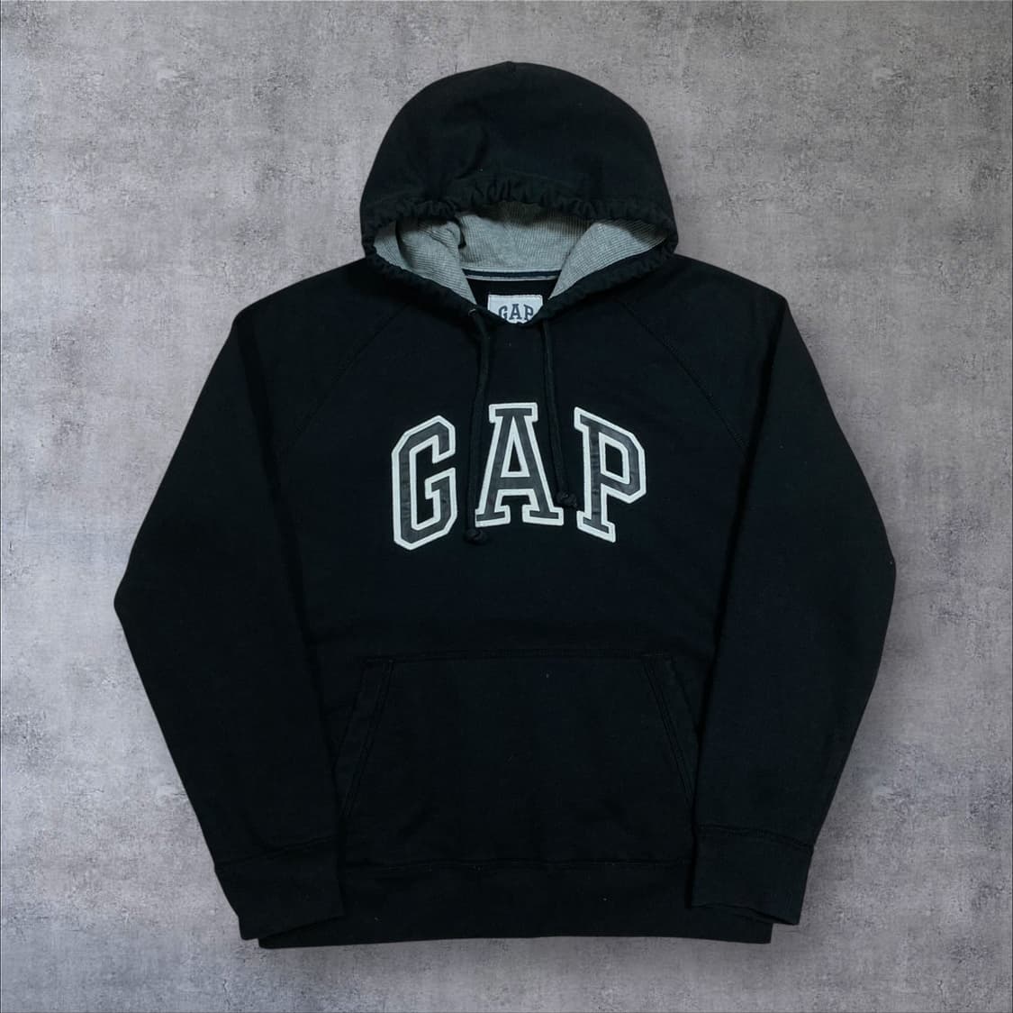 GAP 스펠아웃 빅로고 블랙 후드티 상품이미지1