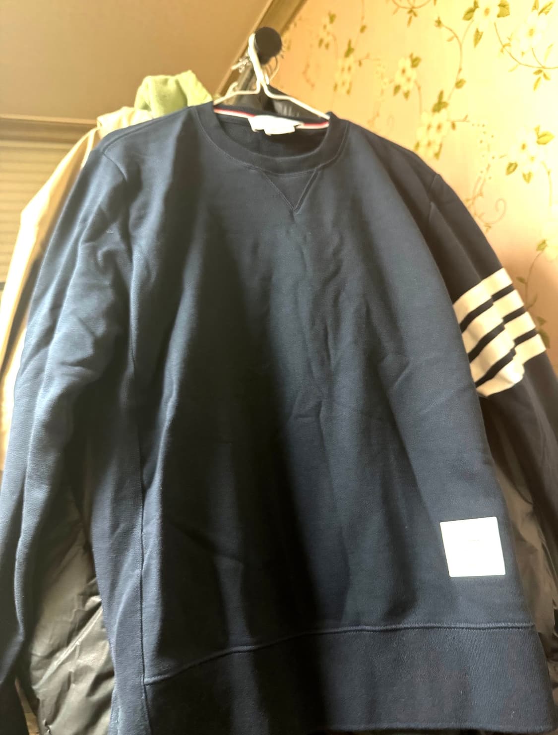 톰브라운 엔지니어드 사선 스웨트셔츠 네이비 4사이즈 상품이미지1