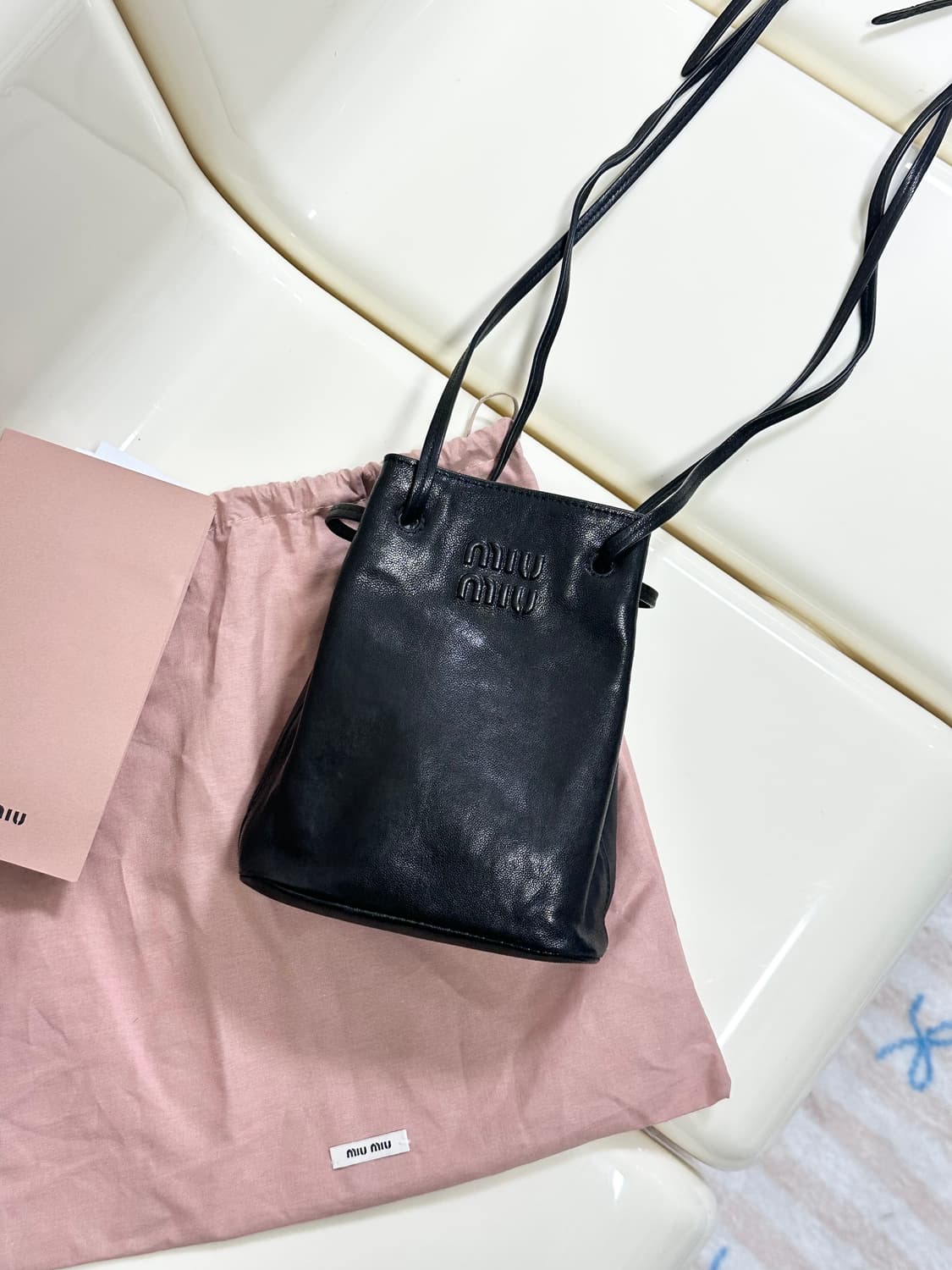 [25년 백화점구매] 정품 미우미우 나파 버킷백 상품이미지2