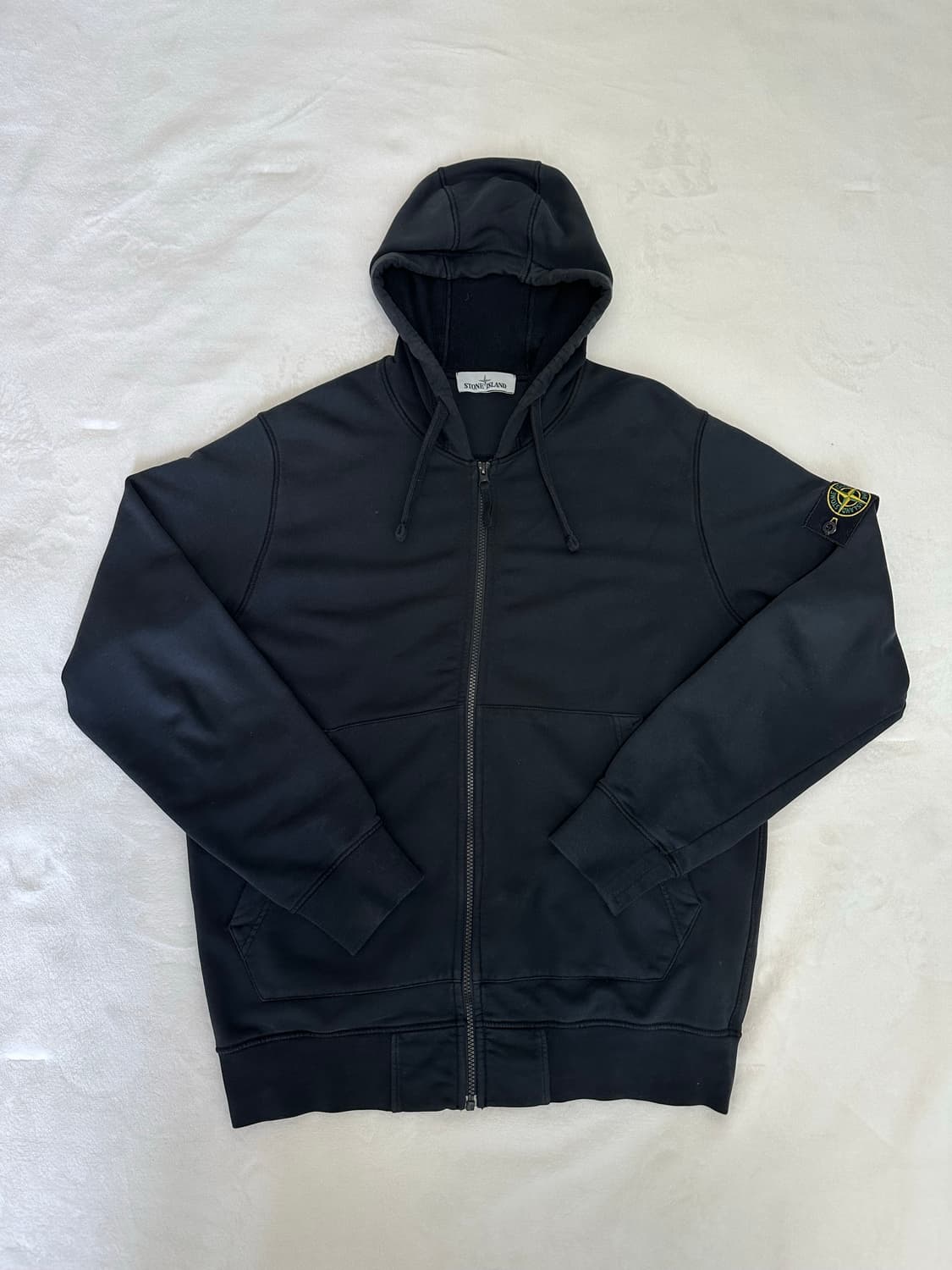 스톤 아일랜드 후드 집업 블랙 - 25FW 상품이미지1