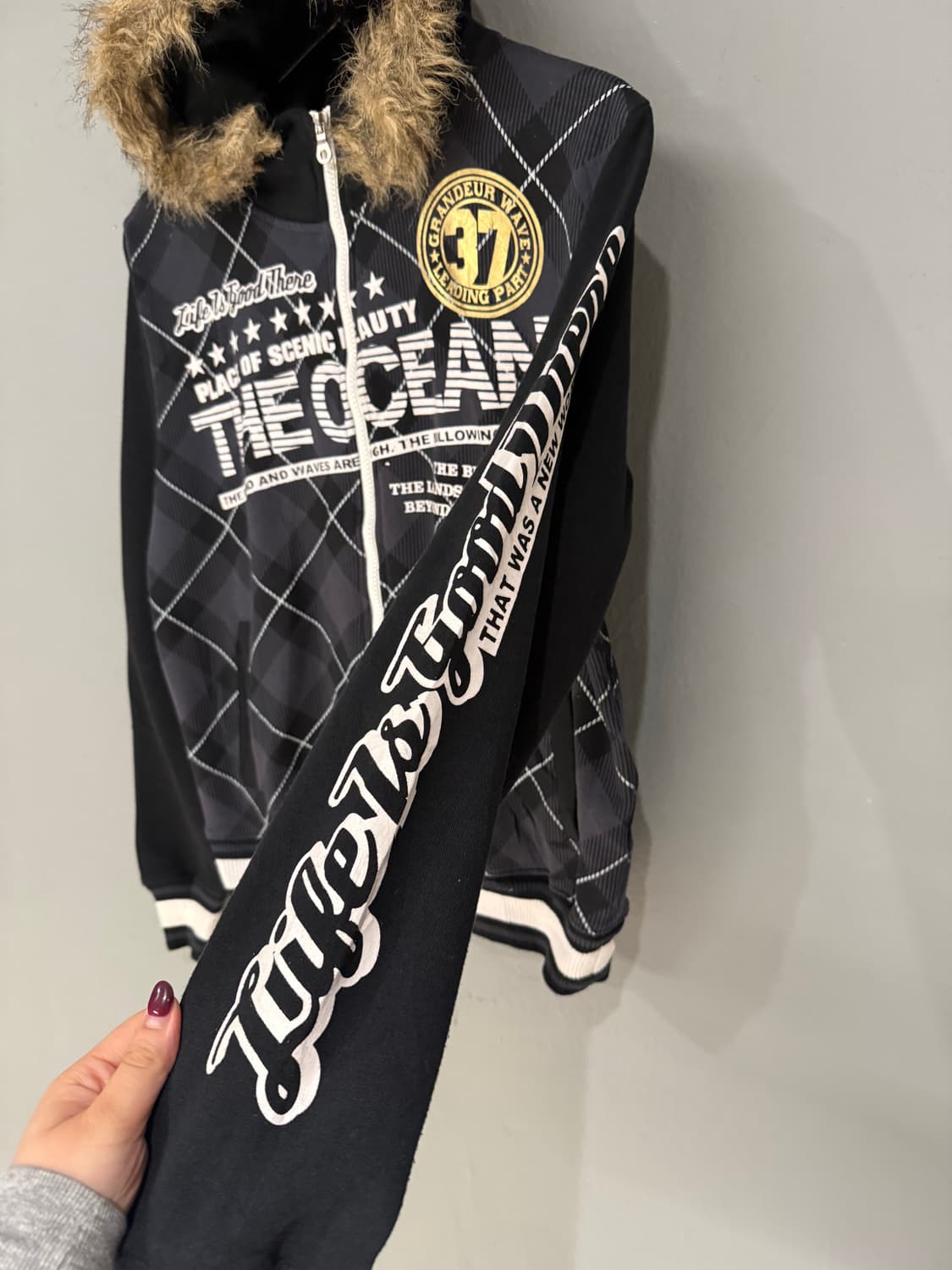 check pattern lettering fur hood zip-up 상품이미지8