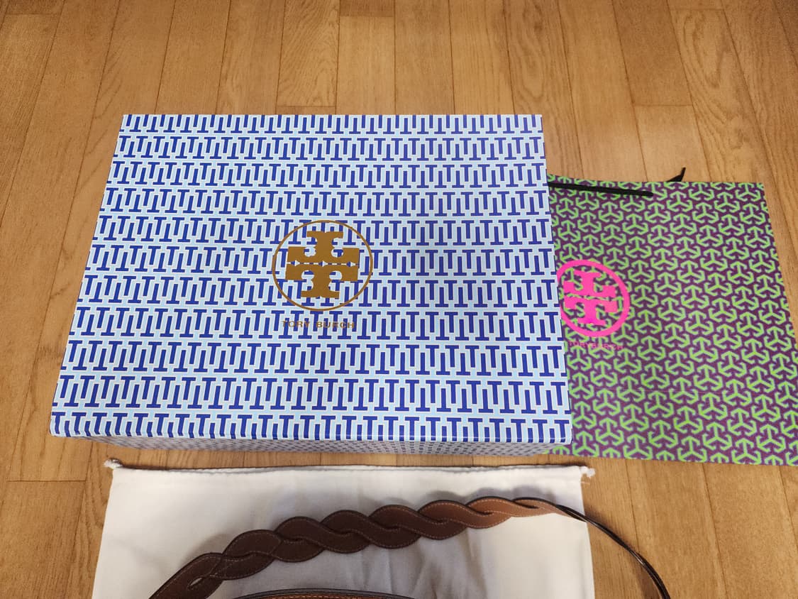 토리버치 가죽 버킷백 브라운 상품이미지2