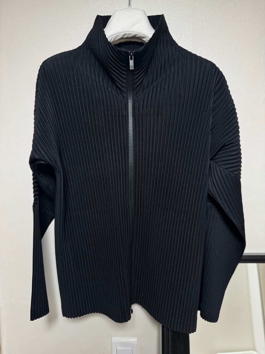 옴므플리세 하이넥 집업 상품이미지2