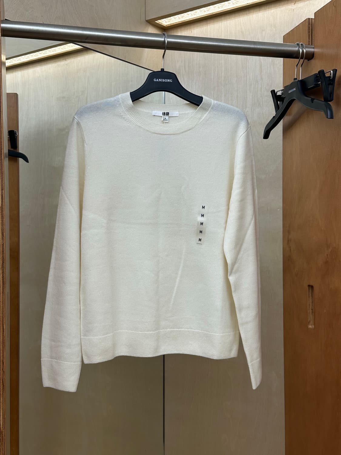 유니클로 캐시미어 100 여성 크루넥 스웨터 상품이미지1