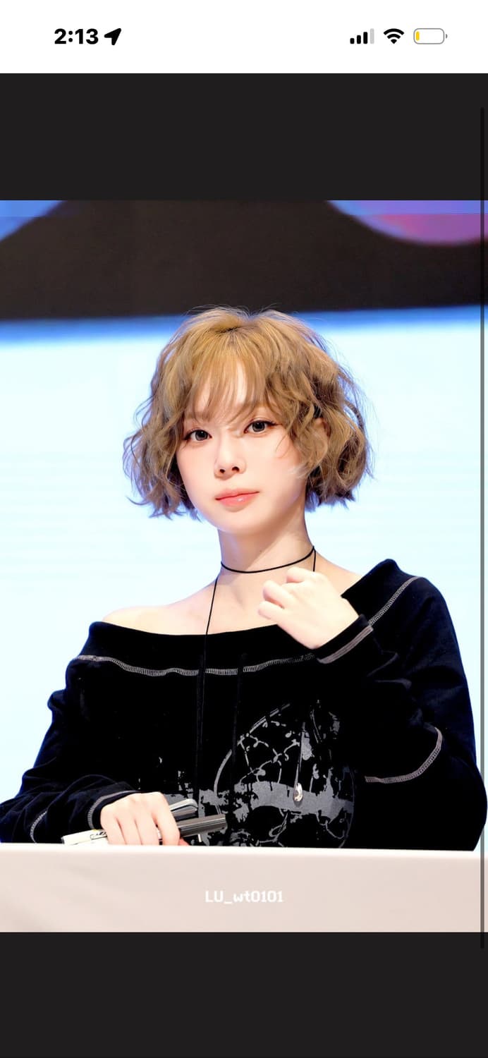 팬시클럽 오프숄더 맨투맨 (윈터착용)  상품이미지1