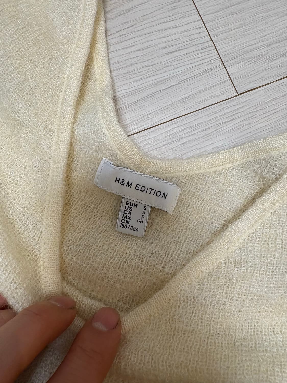 H&M 딥 브이넥 니트 아이보리 S사이즈 새상품 상품이미지2