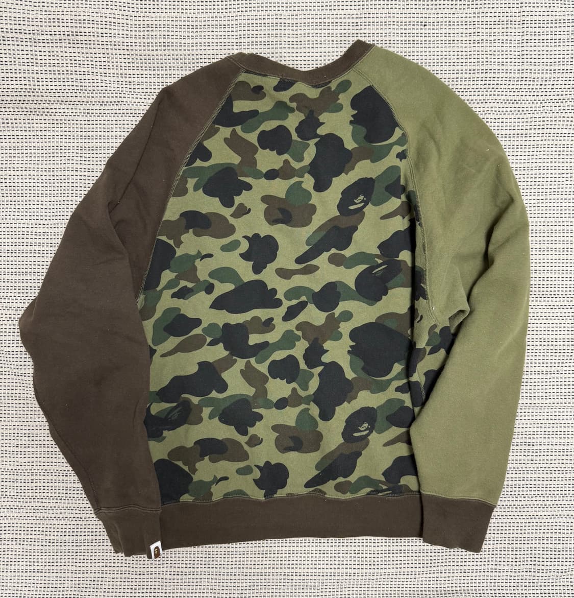 베이프 나그랑 카키 녹계 카모 브라운 배색 맨투맨 상품이미지2