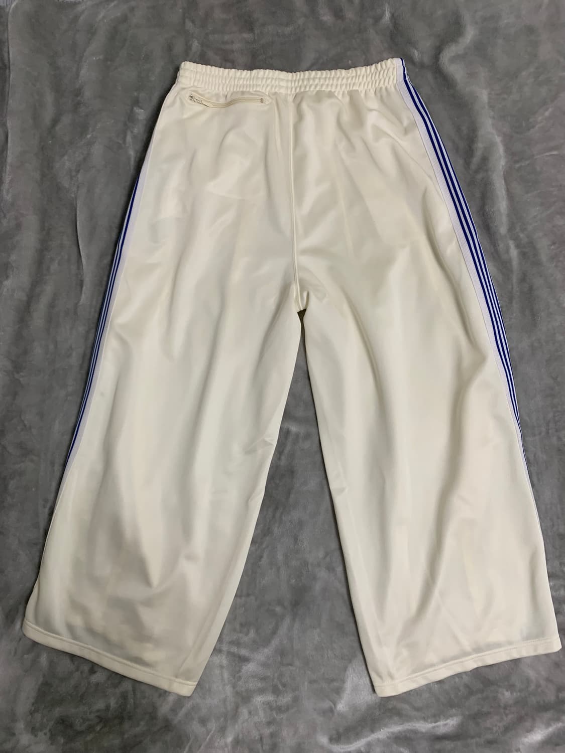 니들스x스튜디오스 한정 HD트랙팬츠 상품이미지2