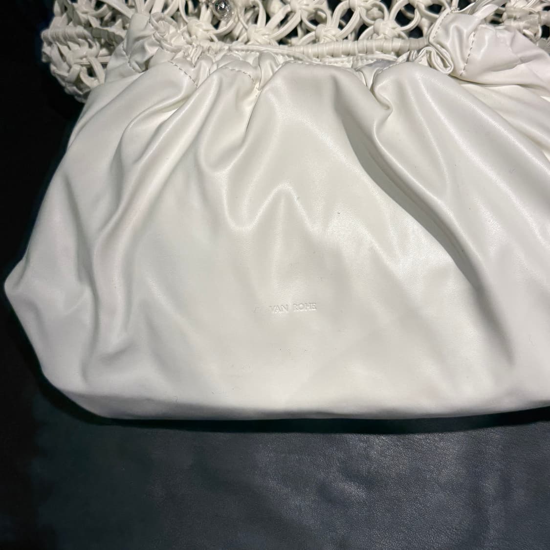 반로에 휴 숄더백 상품이미지3