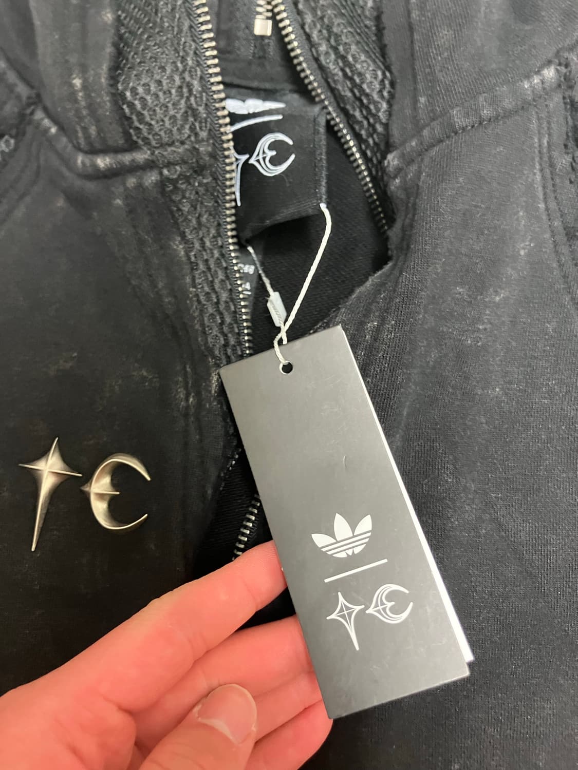 아디다스 떠그클럽 팀가이스트 스웨트 후드 집업 블랙 상품이미지2