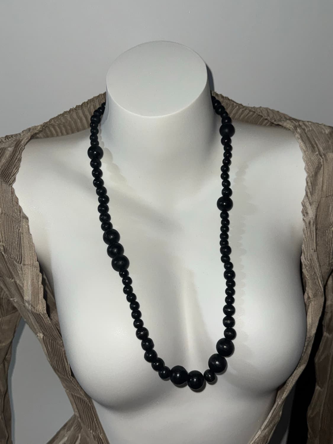 Midnight orbit Necklace 검정 염주 목걸이 상품이미지1
