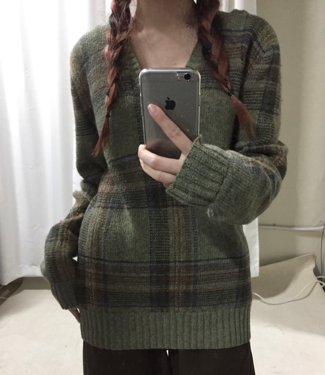 폴로 랄프로렌  카키 브라운 브이넥 체크 니트 상품이미지1