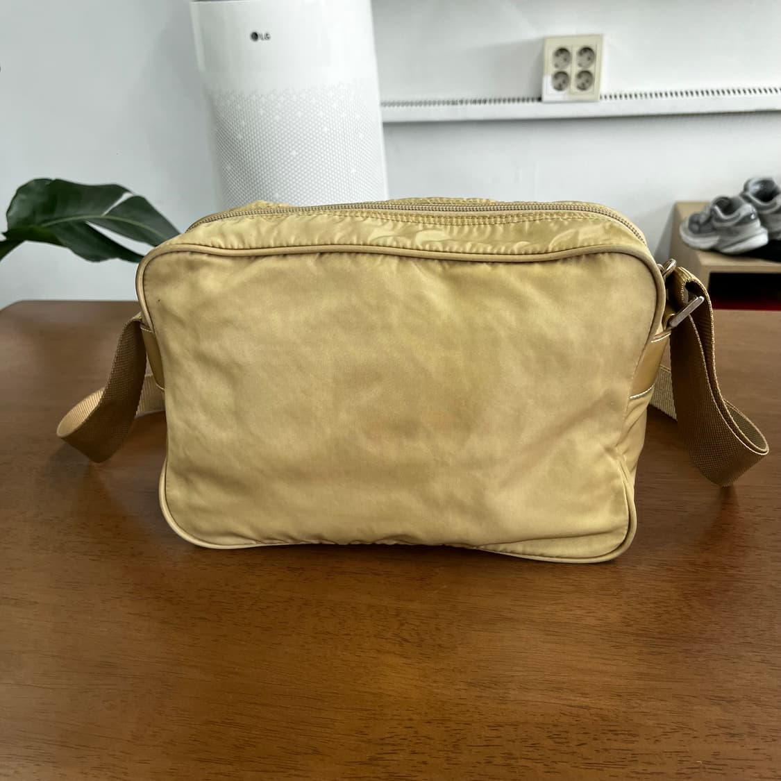 프라다 나일론 크로스백 상품이미지5