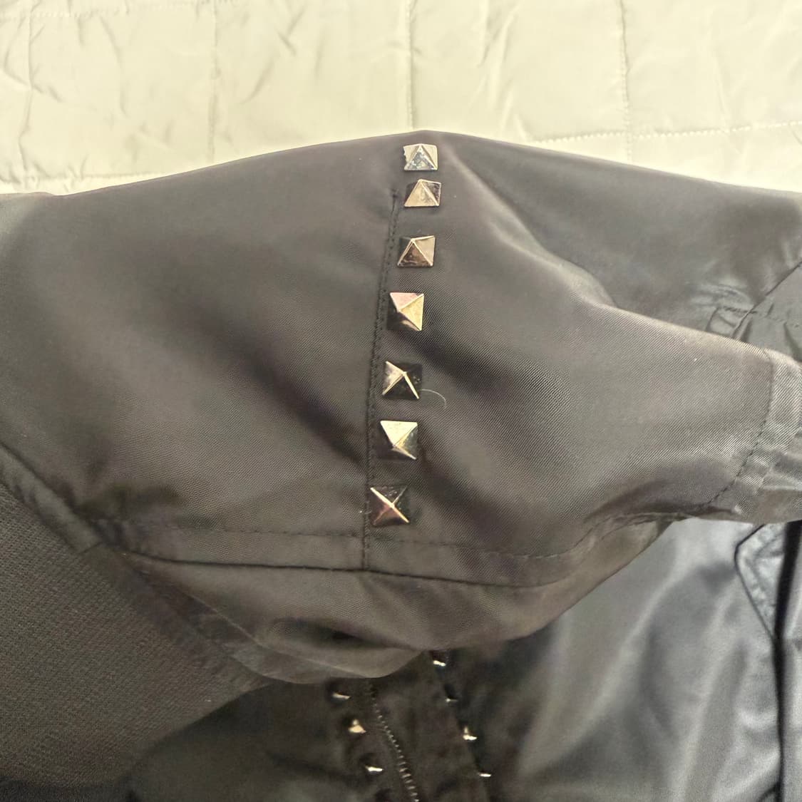 발렌티노 락스터드 항공점퍼 블루종 자켓 상품이미지4