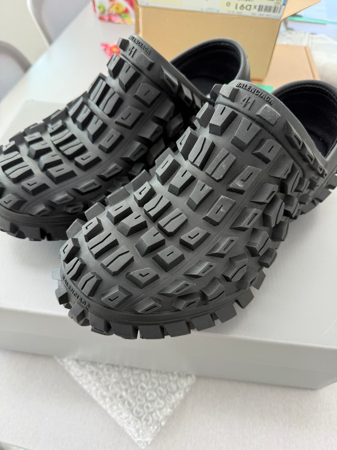 발렌시아가 디펜더 클로그 블랙 공홈 새상품 41사이즈 바운서 상품이미지3