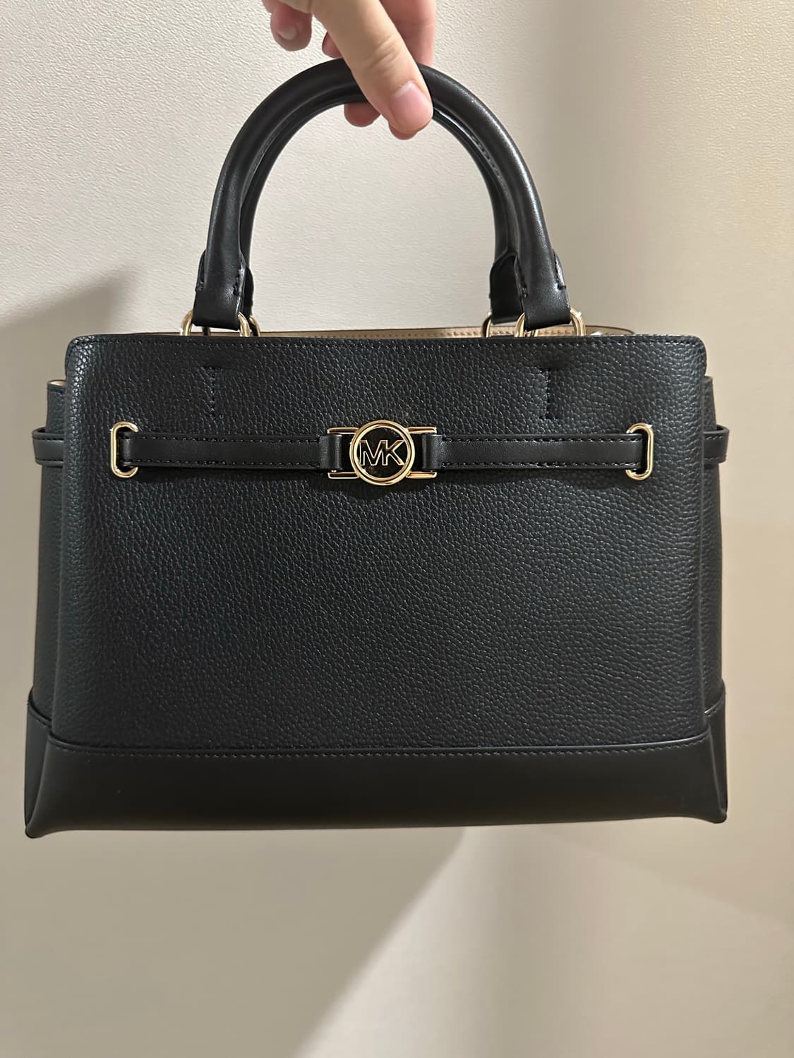 마이클 코어스 ‘리드 LG 벨티드 새첼백 (블랙) 상품이미지1