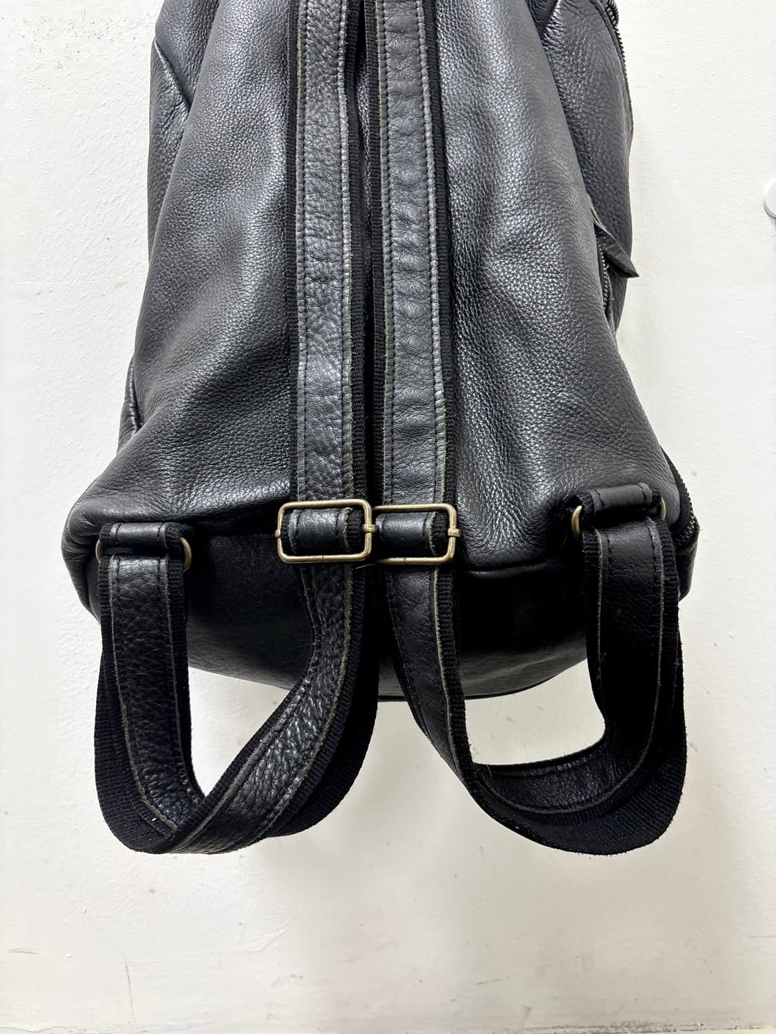 “Vintage” Black Y2K Leather Bag 상품이미지6