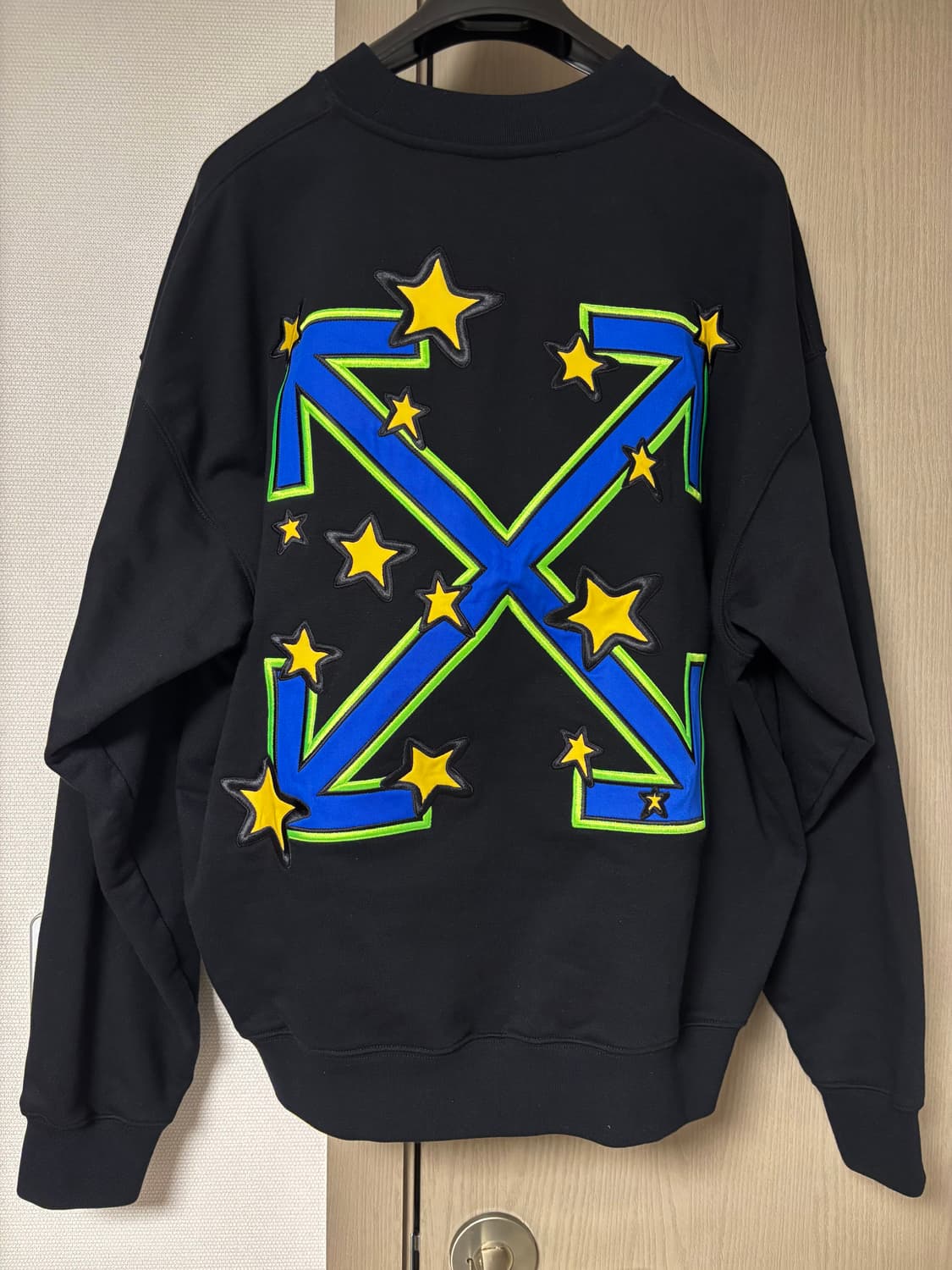 오프화이트 맨투맨 상품이미지2