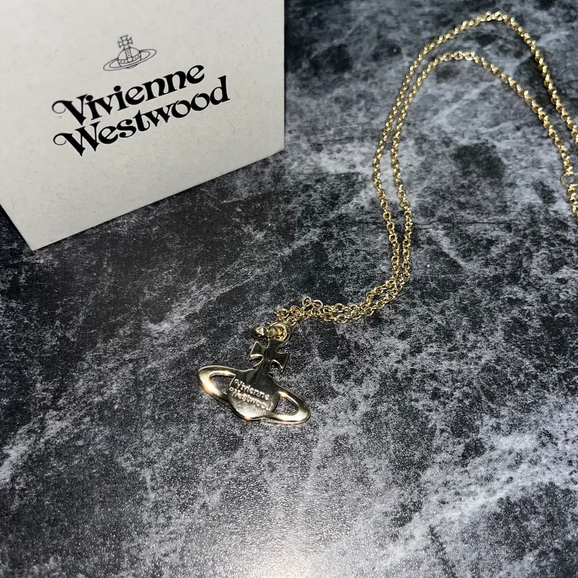 [Vivienne Westwood]비비안웨스트우드 릴리프 목걸이(골드) 상품이미지4