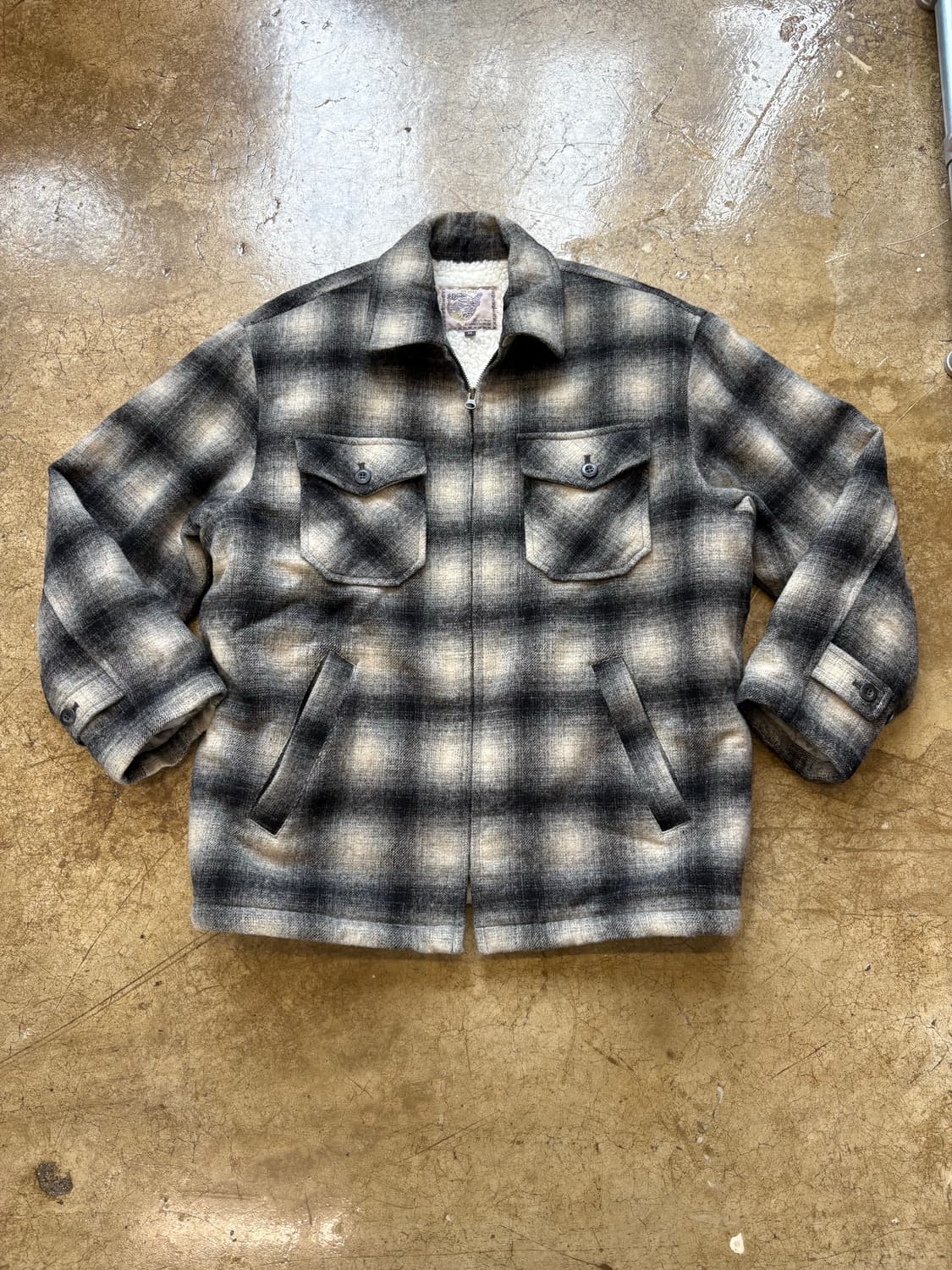 옴브레 체크 헤비 양털 카라 자켓 상품이미지1