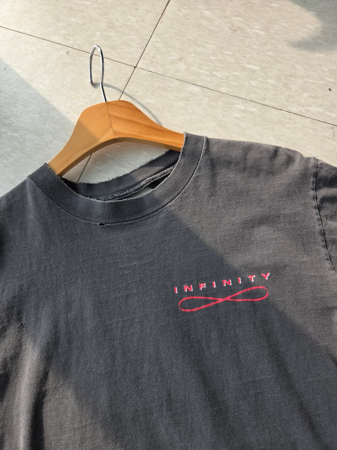 90s Infinity nebula 밴드티 상품이미지2