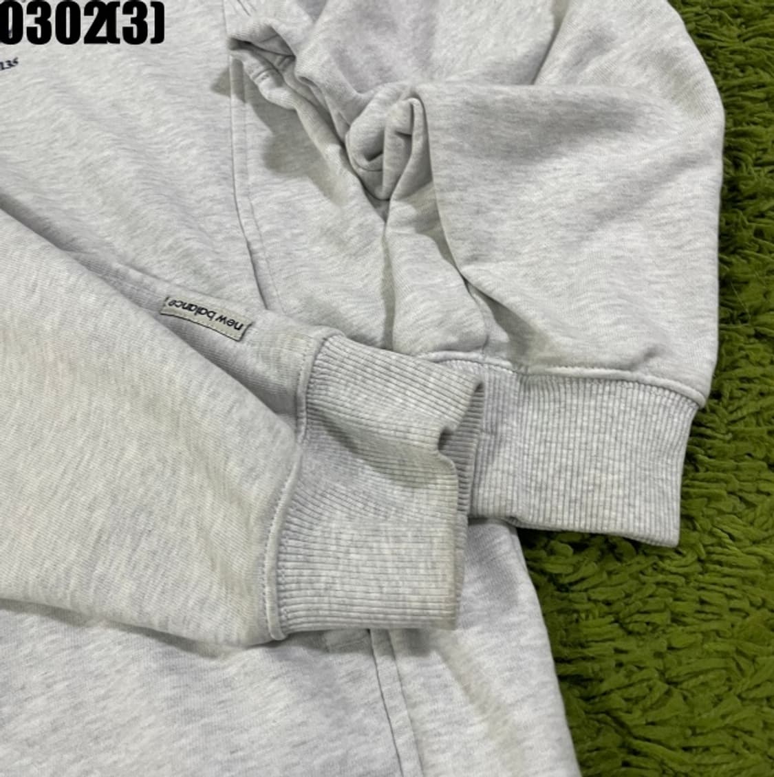 뉴발란스 반집업 맨투맨 상품이미지4