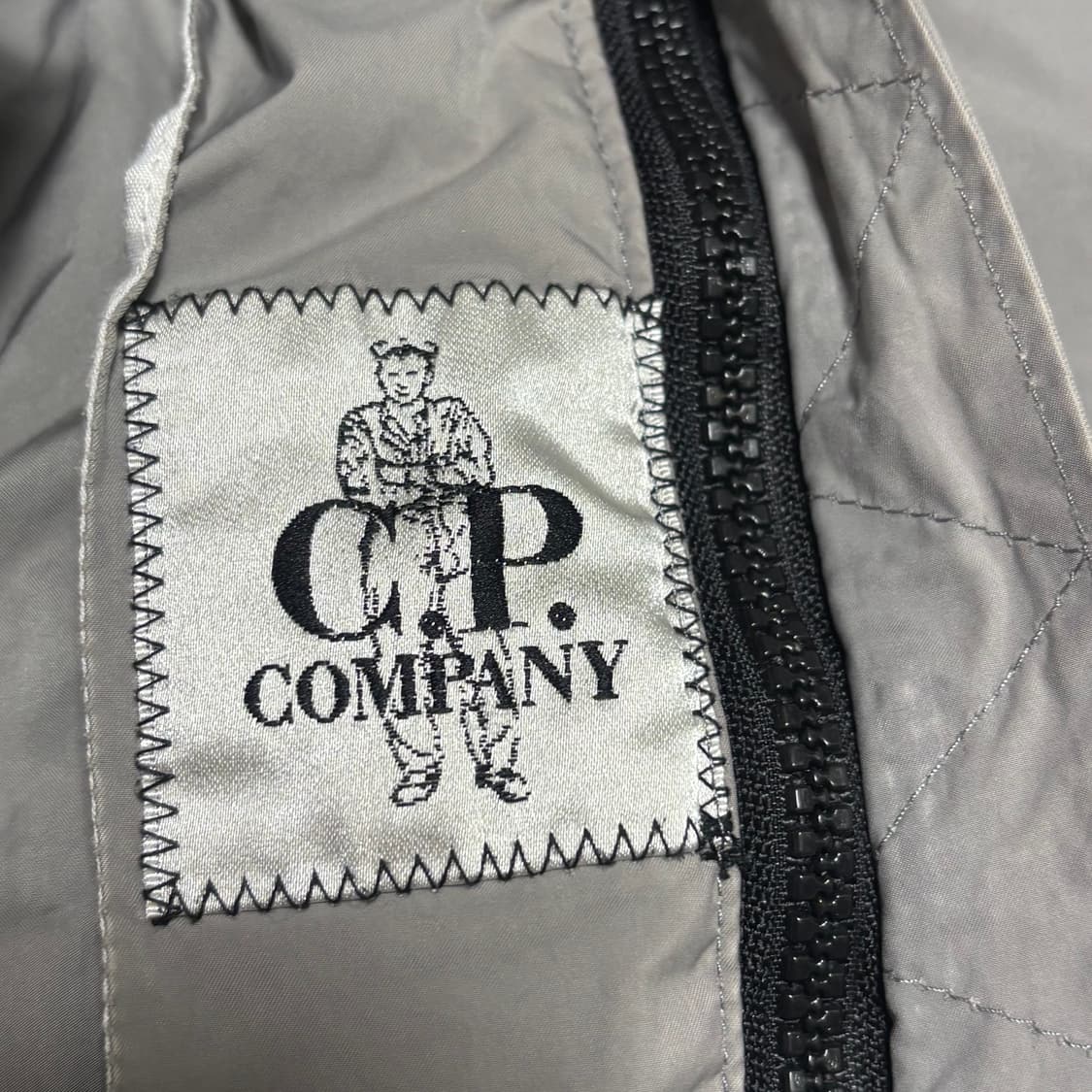 100 C.P. 컴퍼니 후드고글 그레이 바람막이 자켓  상품이미지5
