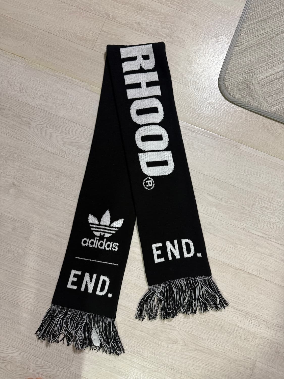 아디다스X네이버후드X앤드 머플러 상품이미지1