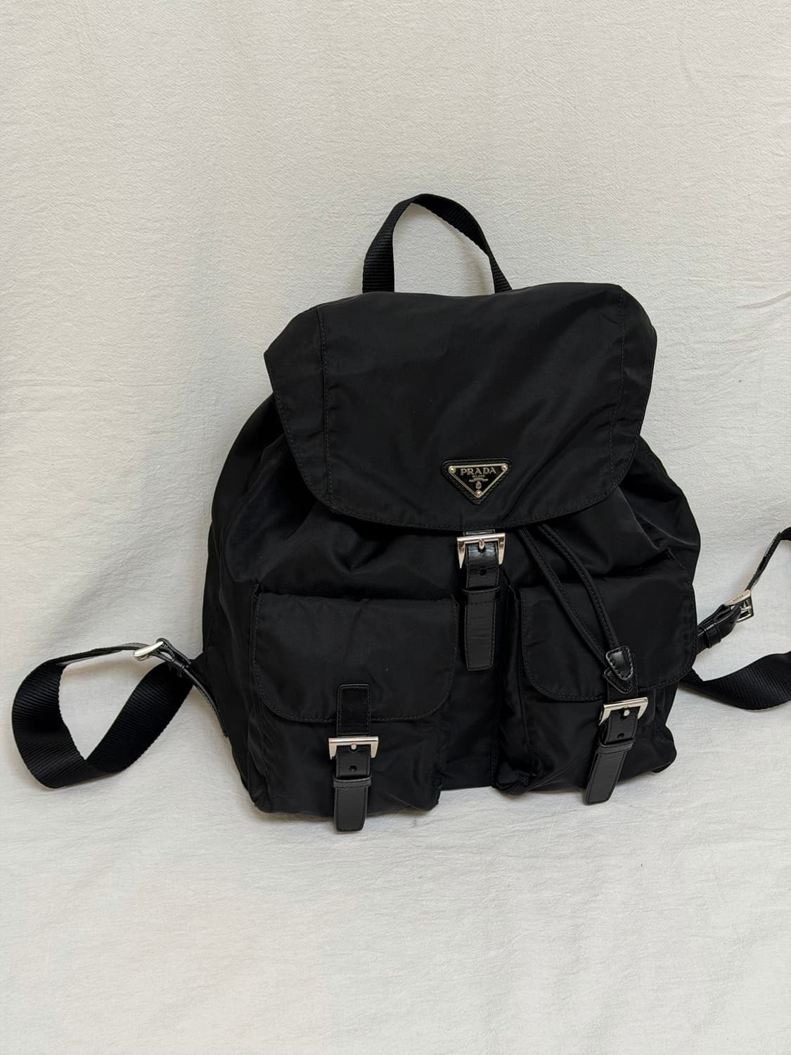 정품 프라다 포코노 나일론 투포켓 백팩 블랙 미디움 상품이미지4
