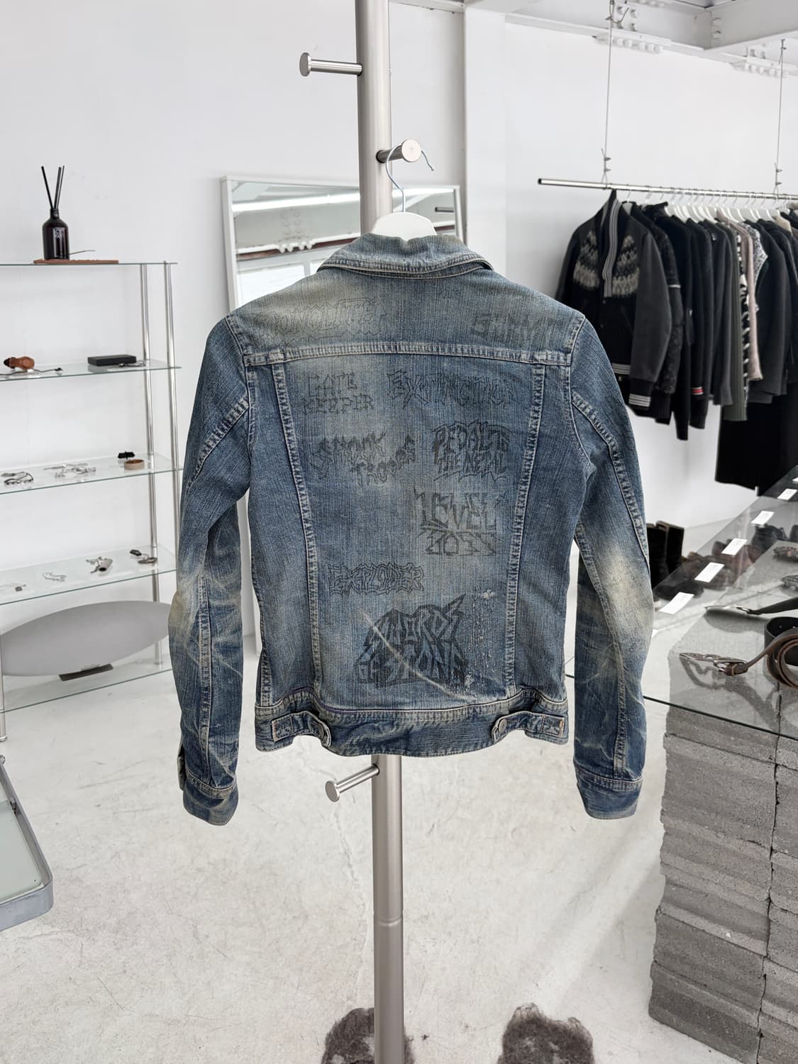 2000‘s 히스테릭 글래머 블리치드 레터링 데님 자켓 상품이미지2