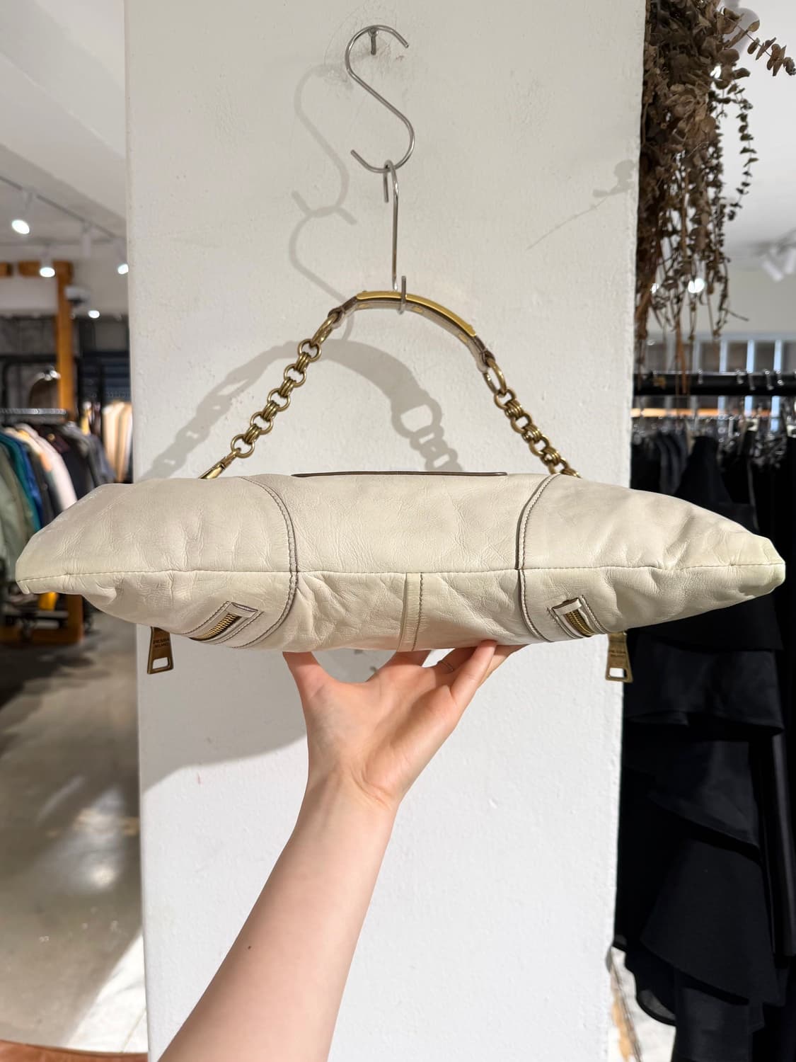 프라다 아이보리 비텔로 레더 이스트웨스트 체인백 상품이미지6