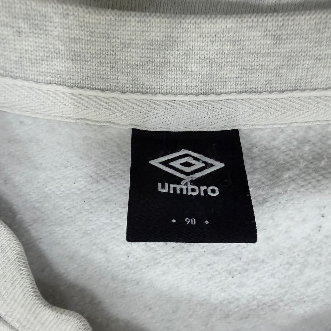 90 엄브로 백로고 맨투맨 0219T1 상품이미지4