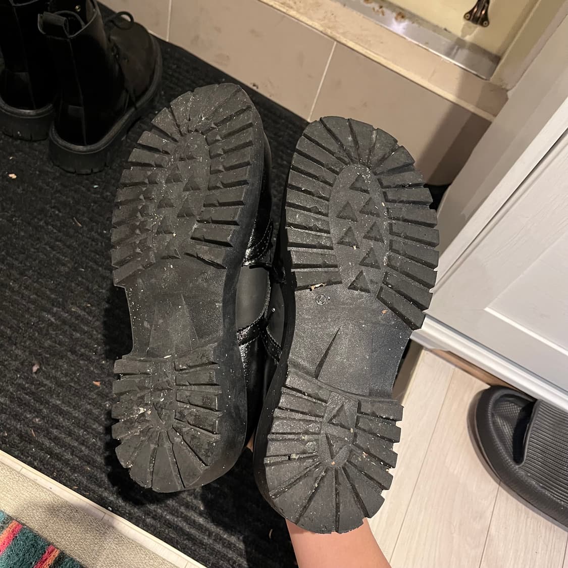 블랙 윙팁 더비 슈즈 280 상품이미지2