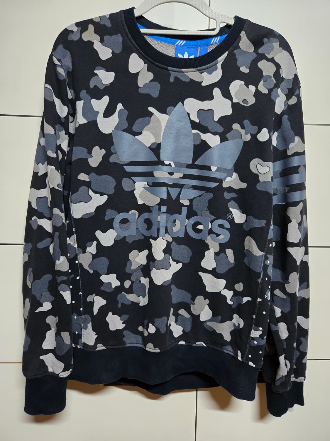 아디다스 왕불꽃 카모 맨투맨(100사이즈) 상품이미지1