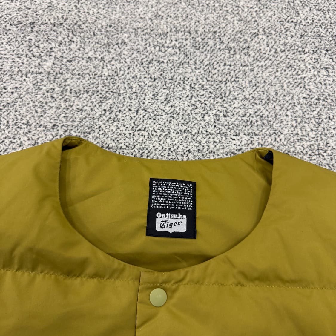 100 오니즈카타이거 다운 패딩조끼 0130H1 상품이미지3