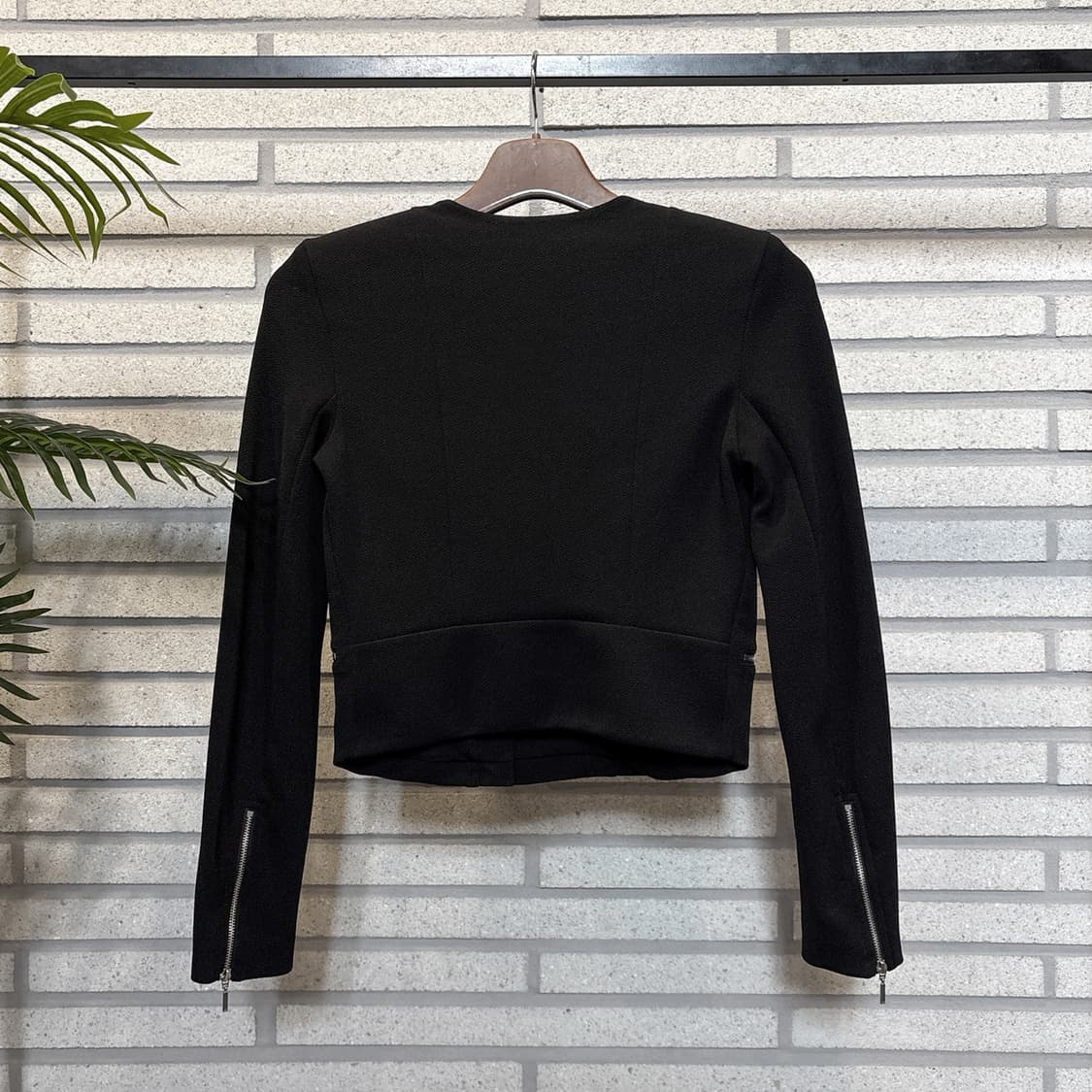 A/X 알마니익스체인지 라이더 모티브 지퍼자켓 세미크롭 디테일 블랙 상품이미지3