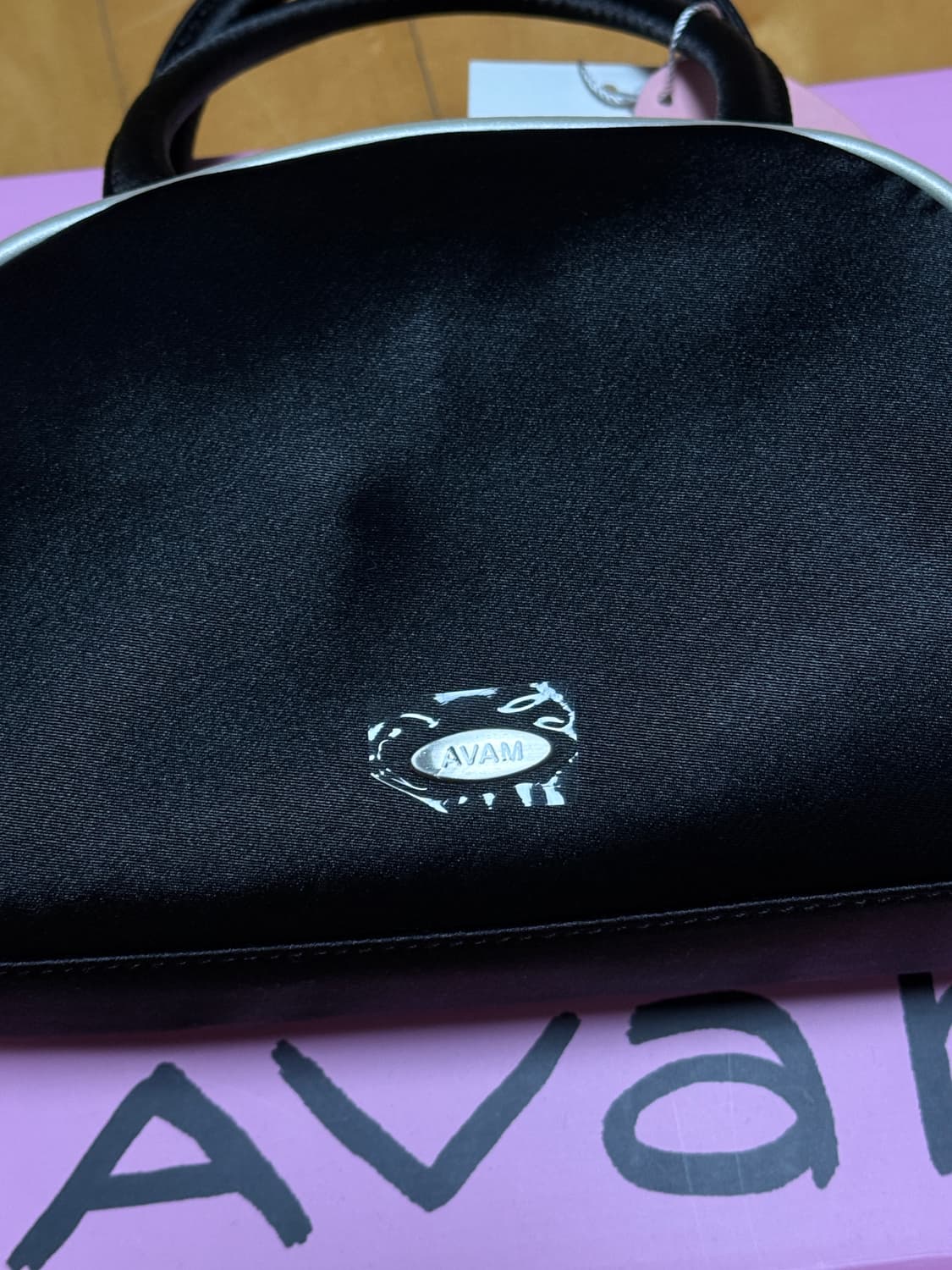 아밤 새틴 미니 토트백 블랙 새상품 상품이미지4