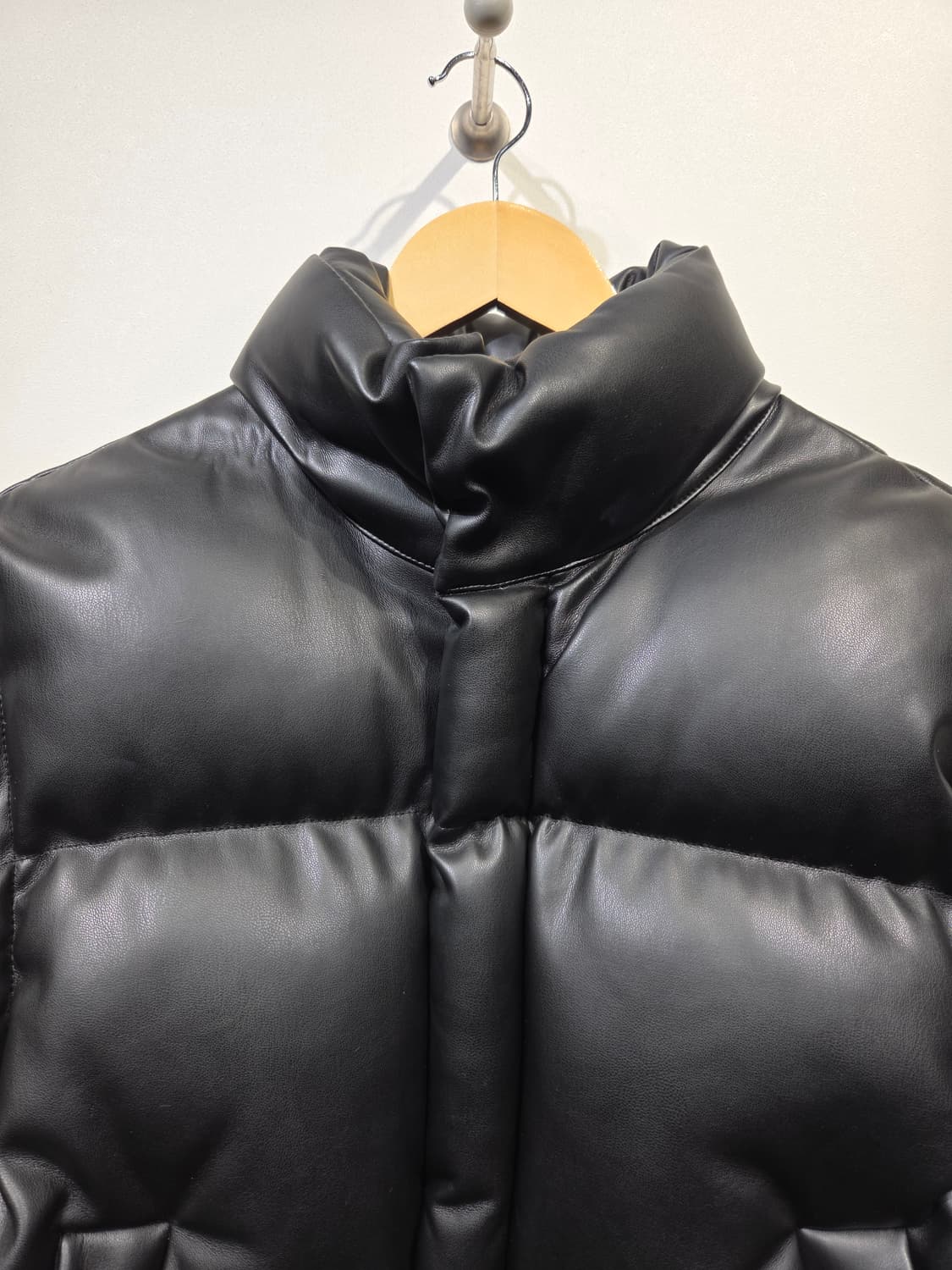 OUR ROOM 아워룸 레더 패딩 조끼 상품이미지3