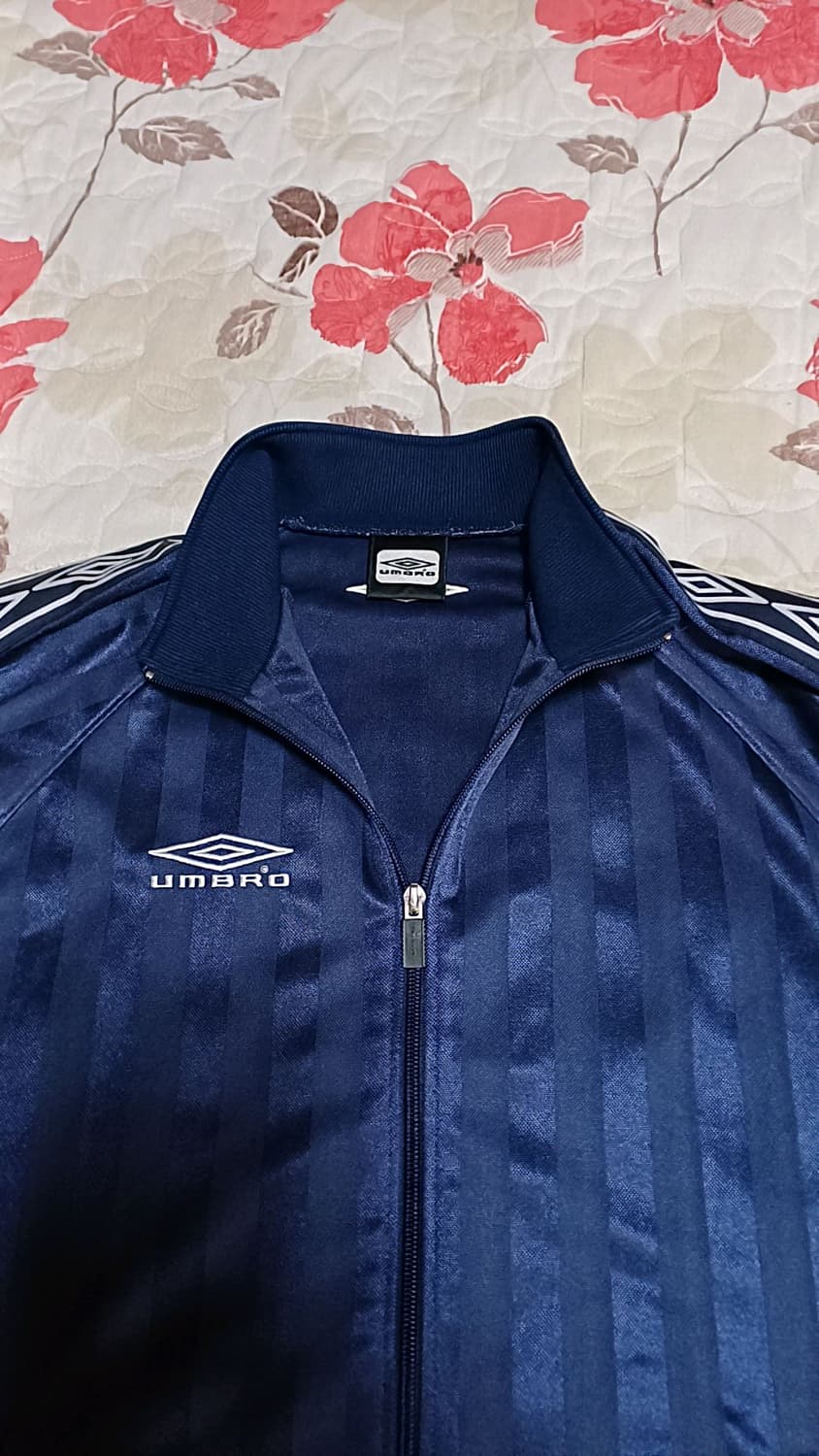 엄브로 오버핏저지 100 가슴59 기장71 상품이미지2